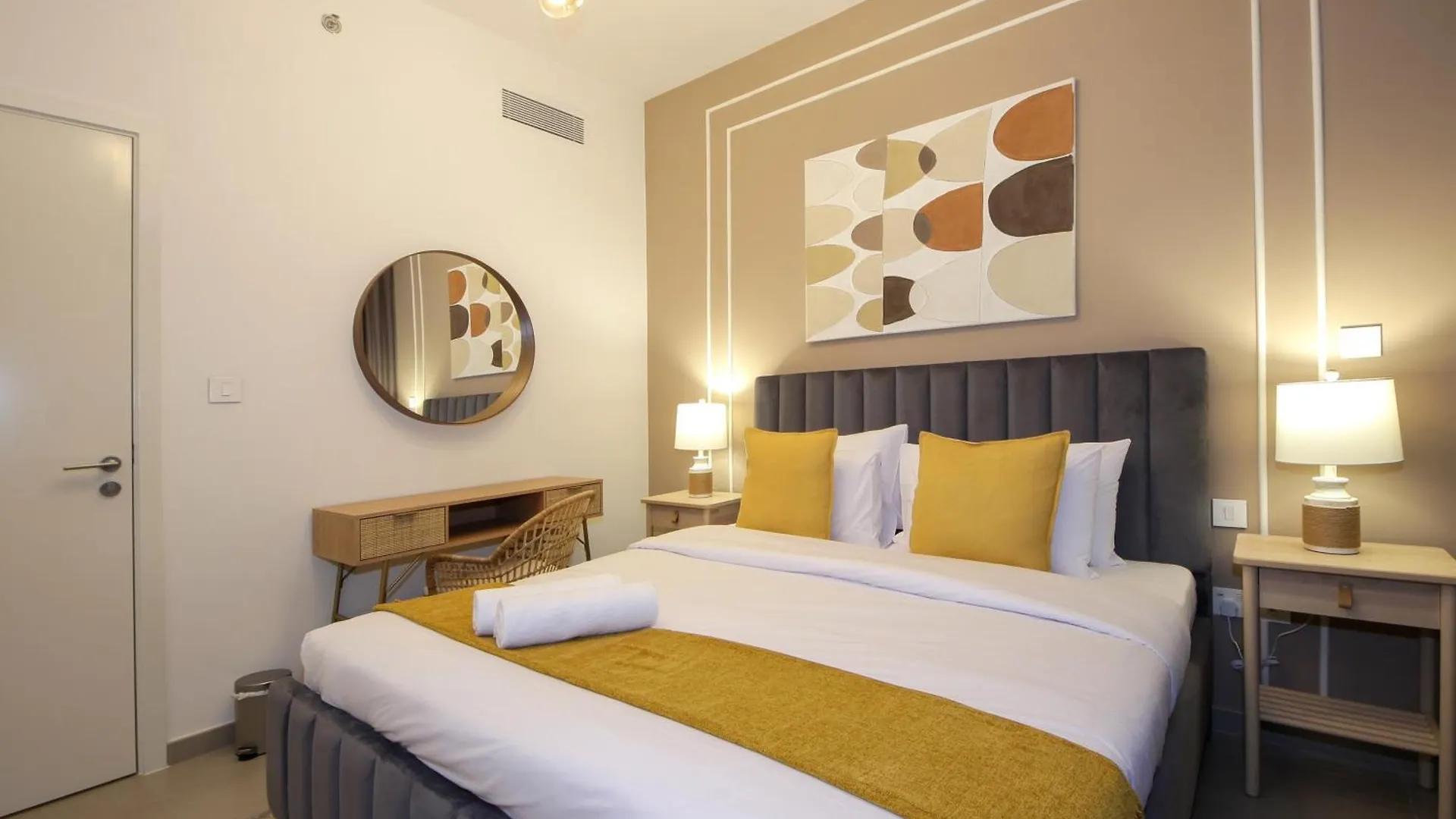 Apartment Rh -Skyline Serenity, High-Floor Oasis In Downtown, 8 Mins Walk To Burj Khalifa Dubai